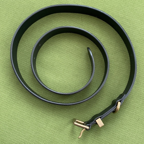 Coach leather belt with gold hardware, size 40 - Picture 3 of 8